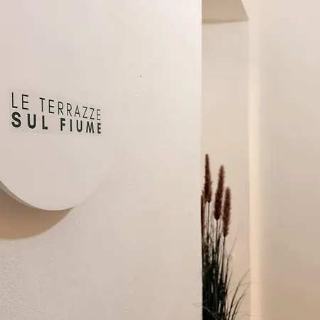 Le Terrazze Sul Fiume Apartment *